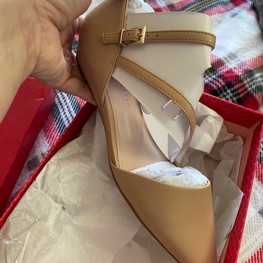 Shoes size 7